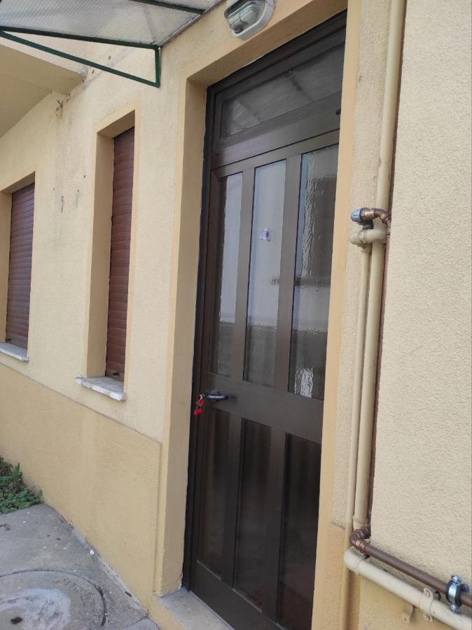 Sweet Lake Suite Arona Esterno foto