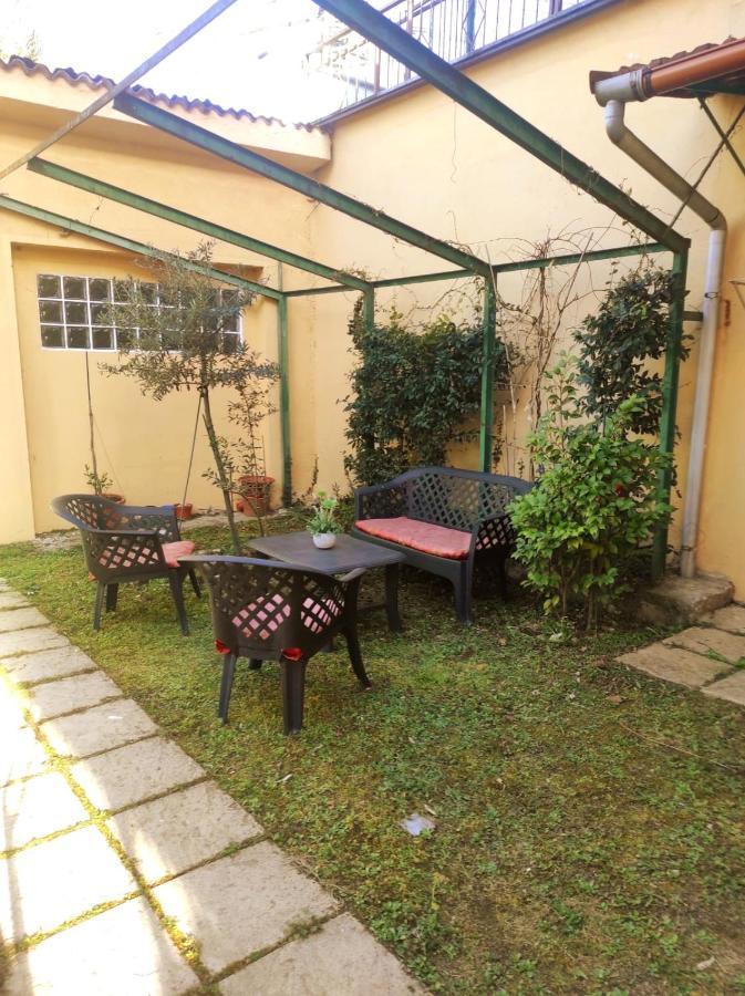 Sweet Lake Suite Arona Esterno foto